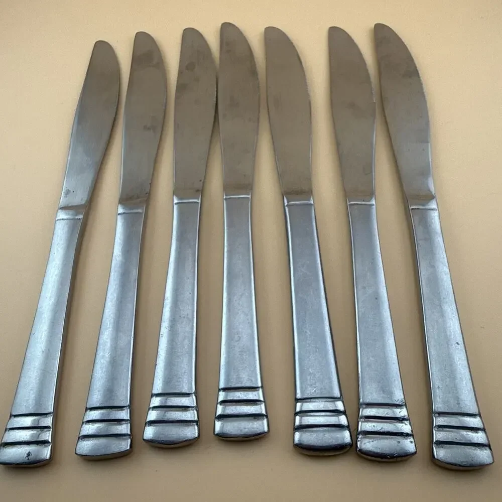 Lot of 7 Cambridge Codie Glossy Dinner Knives Stainless Steel 8 3/8